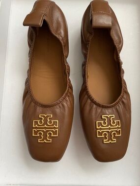Tory Burch Britten Signature Logo Leather Elastic Flat Ballet Shoe